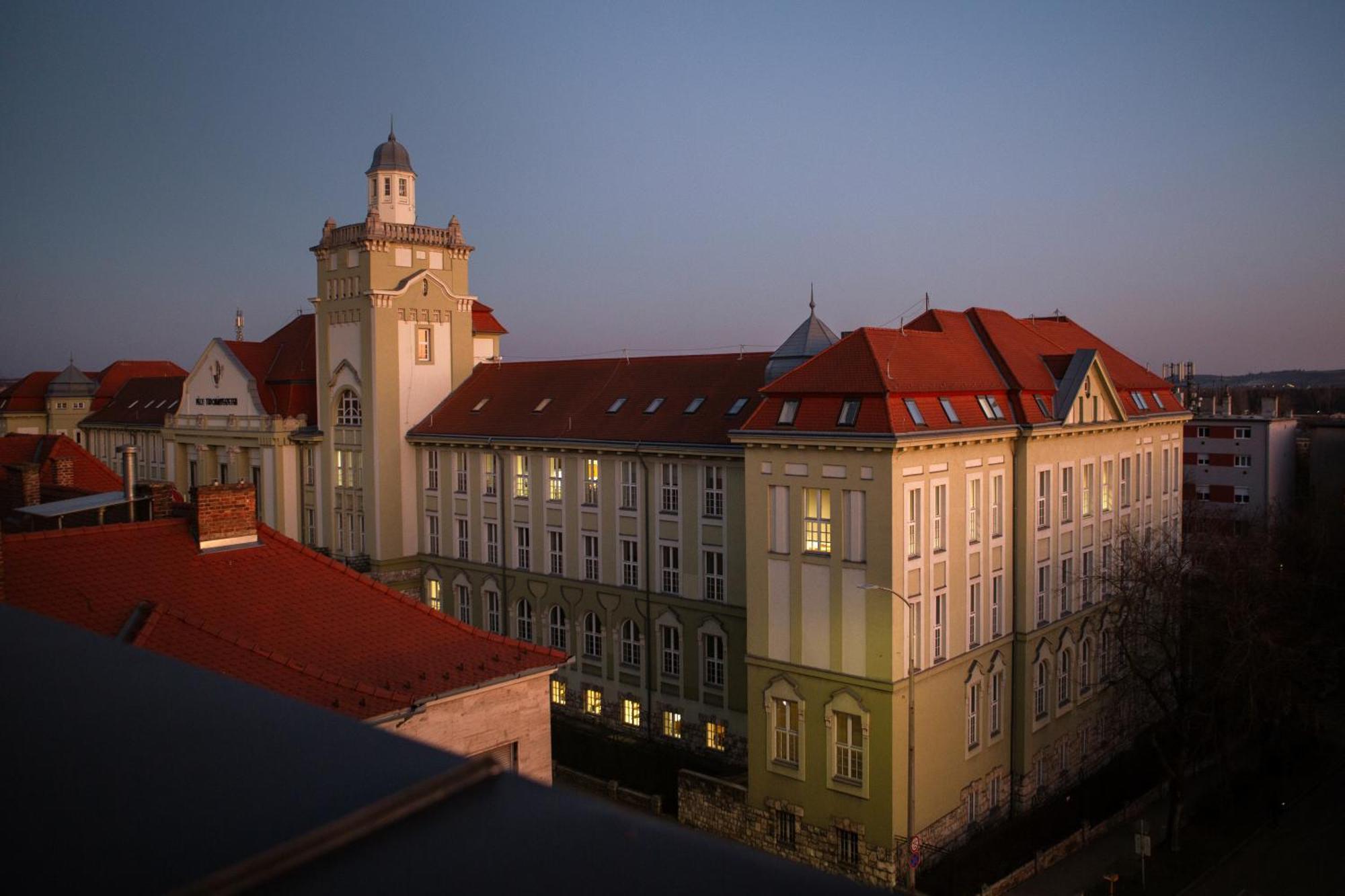 R73 Residences Apartmanhotel