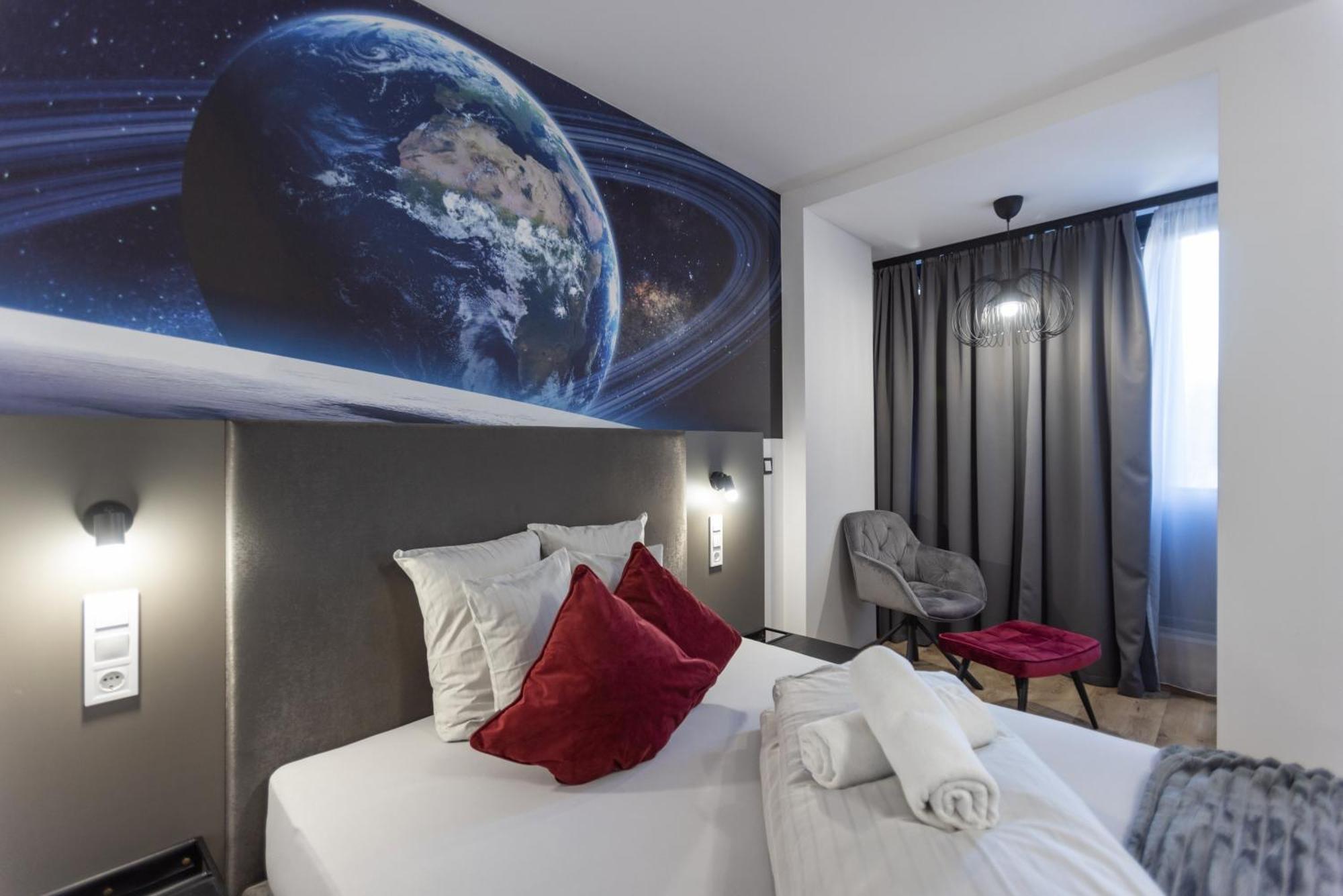 R73 Residences 4*