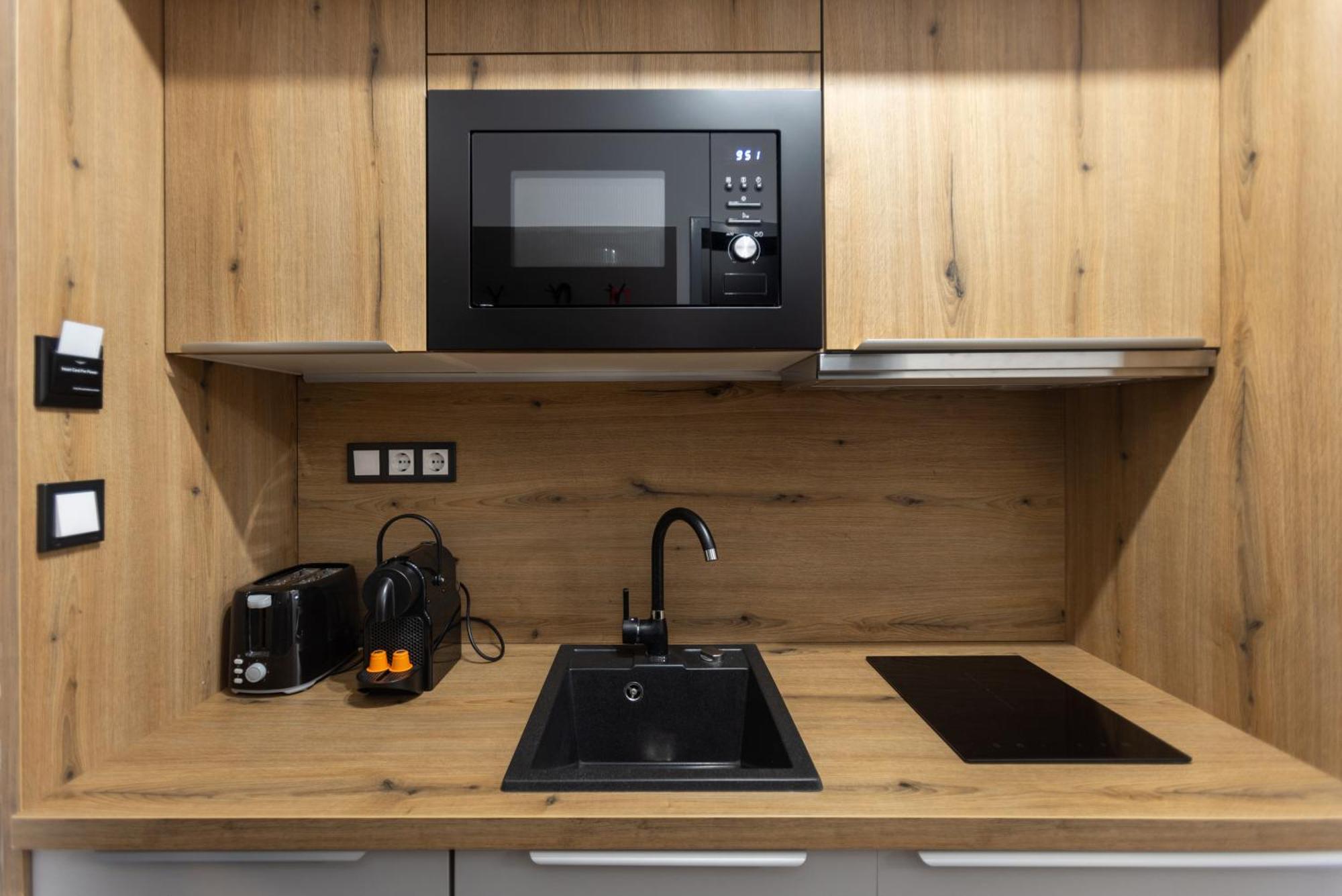 Apartmanhotel R73 Residences 4*