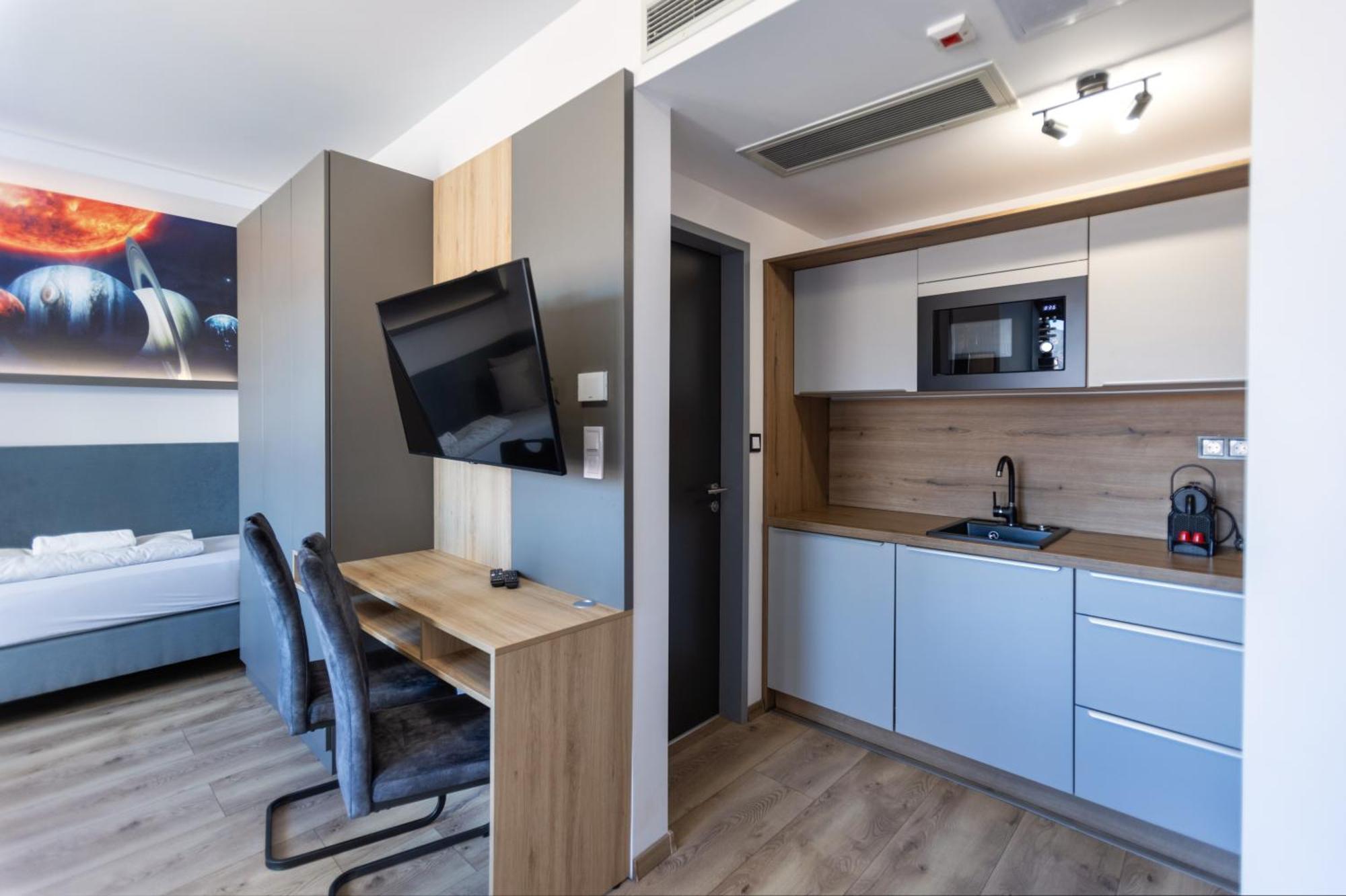 R73 Residences 4*